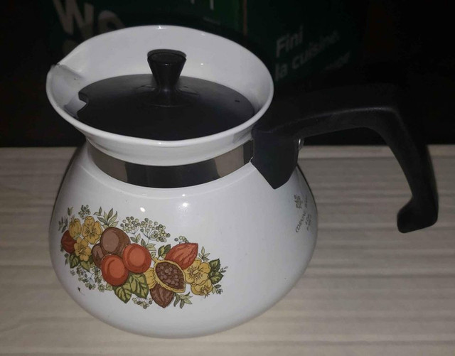 Corning ware 6-cup coffee tea pot black lid Le The p-104 p-104-8 dans Vaisselle et articles de cuisine  à Longueuil/Rive Sud
