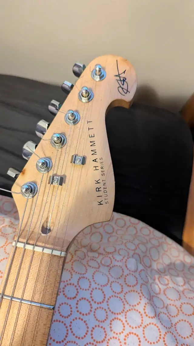 Stratocaster Electric Guitar in Guitars in Vancouver - Image 5