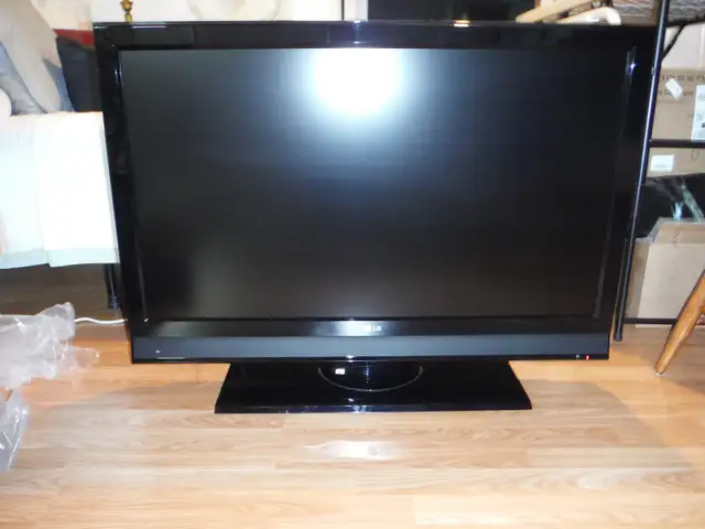 Télévision LG de 42 pouce in TVs in Trois-Rivières - Image 2