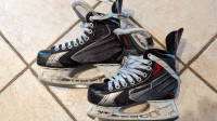 Bauer vapor X50 junior hockey skates 2.5 D