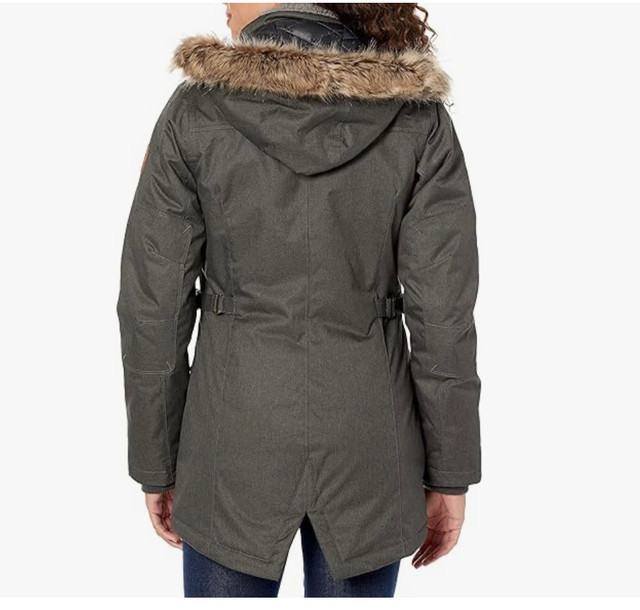 Women’s Winter Jacket in Women's - Tops & Outerwear in City of Halifax - Image 2
