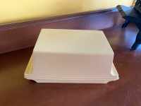 Like New Vintage Tupperware Plastic Butter/Cheese Dish