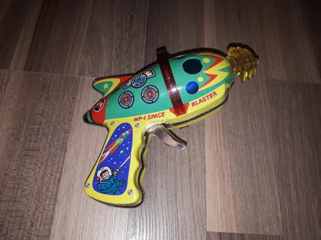 Tin toy64628636733313120