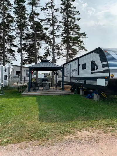 2022 Zinger Lite with seasonal spot at beautiful Gagnon Beach near Cap Pele! 28ft with lots of stora...