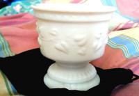 White milk florentine glass vase
