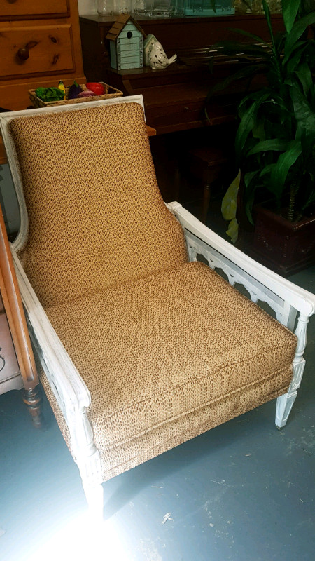 Price reduced! Solid wood chair very comfy in Chairs & Recliners in Belleville