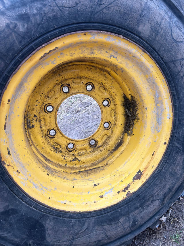 12x16.5 skidsteer tires in Heavy Equipment Parts & Accessories in La Ronge - Image 3