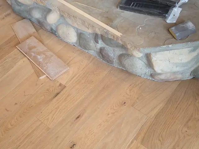 Flooring installer64959949173251121