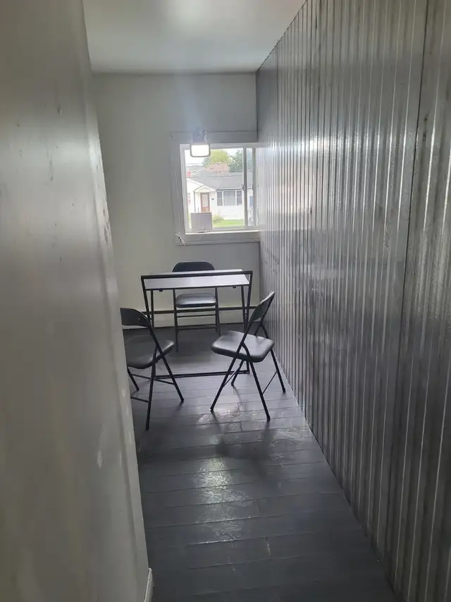 Car Sales Office/Lot  For Rent- West Niagara/Beamsville