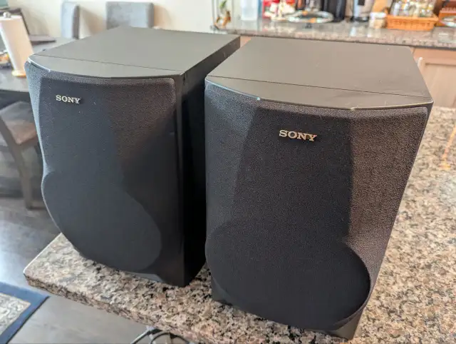 Sony SS-H991 Vintage Speakers in Speakers in Markham / York Region - Image 3