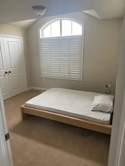 1 Furnished room to rent on upper floor for a girl