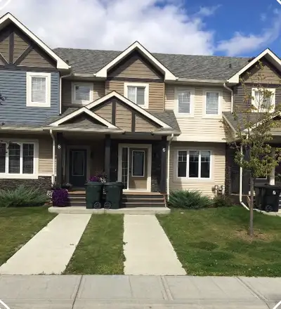 3 Bedroom Townhouse with Garage