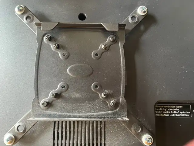 37” LCD tv in General Electronics in City of Montréal - Image 5