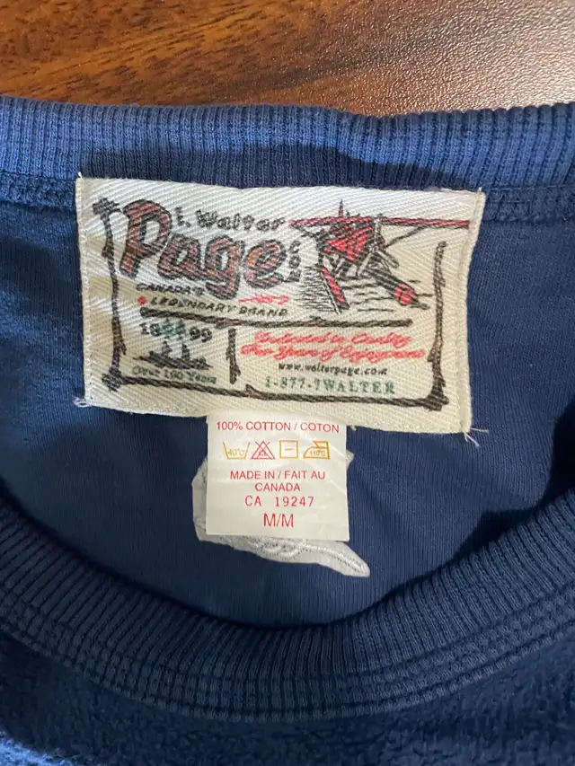 Walter Page men’s medium sweatshirt, vintage Muskoka, blue in Men's in Oshawa / Durham Region - Image 3