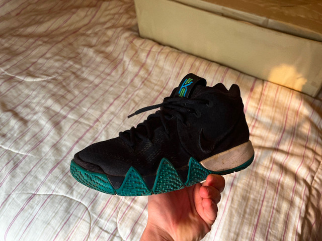 Kyrie 4s (Size 5.5Y) Need gone in Kids & Youth in City of Toronto - Image 3