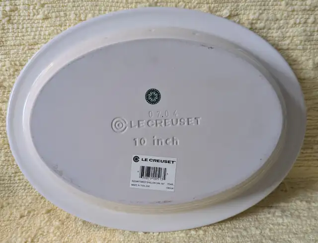 Le Creuset Au Gratin baking dish in Kitchen & Dining Wares in Calgary - Image 4