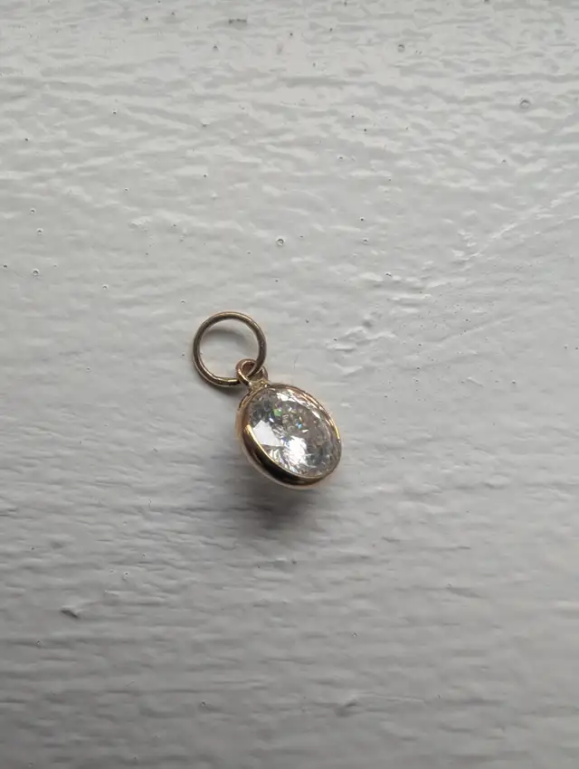 Brand New 10KT Gold Moissanite Necklace Pendant For Sale in Jewellery & Watches in London - Image 5