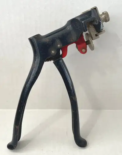 Vintage Stanley No. 43 Saw Set Blue, View more