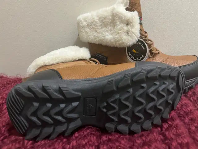 Women’s New Winterboots in Women's - Shoes in Edmonton - Image 3