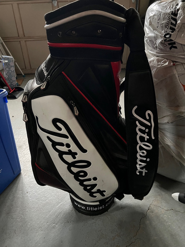 Used titliest tour bag  in Golf in Oshawa / Durham Region - Image 2