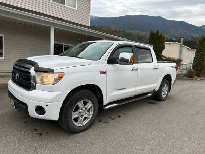 2010 Toyota tundra Crewmax SR5 with TRD off road 