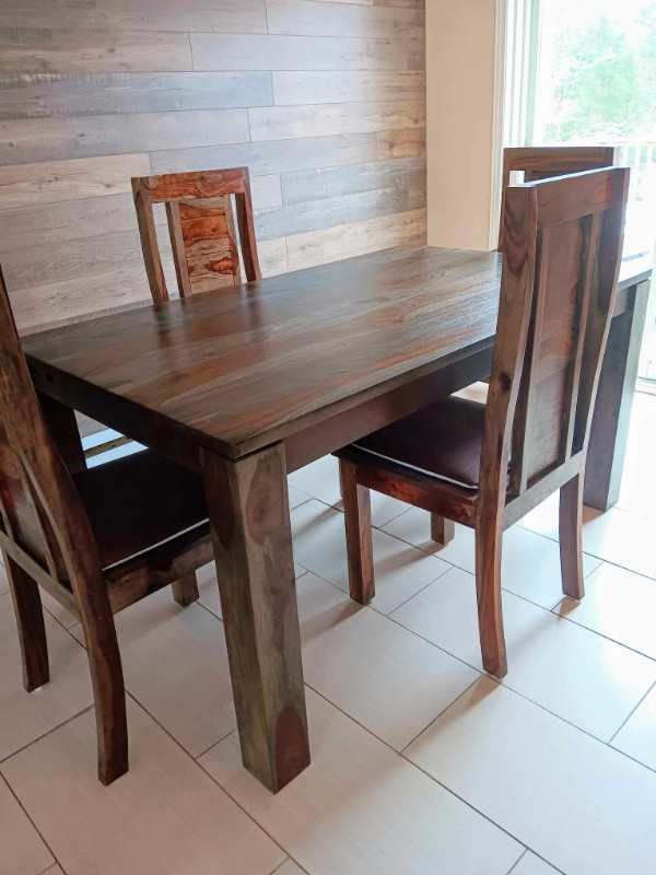 Table en bois de rose dans Mobilier de salle à manger et cuisine  à Laurentides - Image 4
