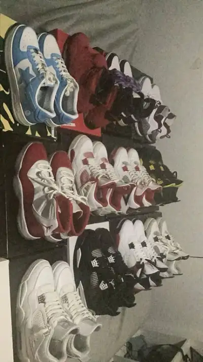 Jordan 4 military black size 10. -500$ Jordan 4 fire red size 10.5 -550$ Jordan 4 white thunder size...
