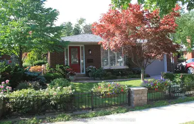4 Beds 2 Baths - House South east of Burlington Immaculate backsplit home located in the highly desi...