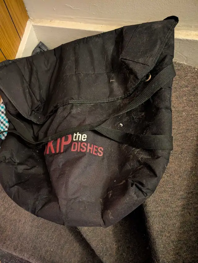 Skip The Dishes Pizza bag in Bags & Luggage in Peterborough - Image 2