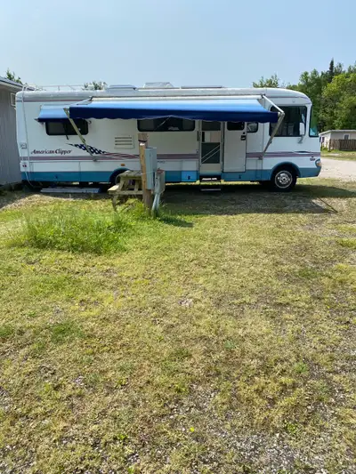 1999 Ford v10 engine Only 56k miles on it (91,000 KM). Well kept unit. Good on gas. 6 New tires, wat...