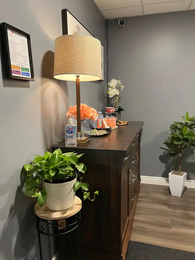 Best Body Massage & Foot Reflexology on Kerr St, Oakville in Massage Services in Oakville / Halton Region - Image 7