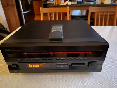 Sell or may trade for interesting audio/speakers. Selling my YAMAHA CDM-900 - High End 110 Disc Natu...
