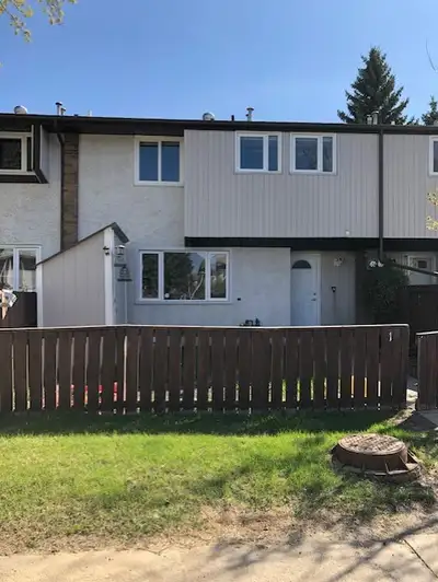 3 Bedroom Townhouse Available Immediately