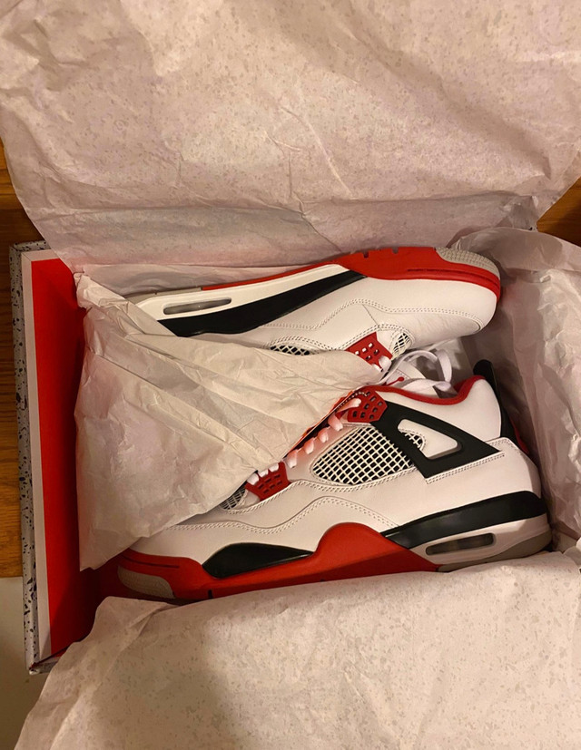 Jordan 4 Fire Red (2020) Size 13  in Men's Shoes in Markham / York Region - Image 2