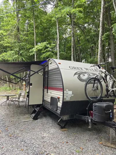 Excellent Shape Travel Camper with all the Options. Bike Rack, exterior, Shower, Solar power for boo...
