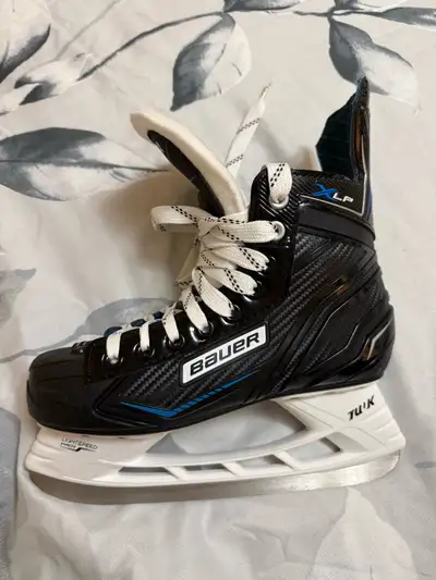 Bauer XLP Women’s Hockey Skates – Like New (Size 4）, View more