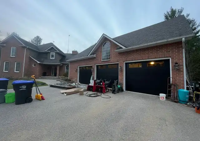 Garage doors SUPPLER in Garage Doors & Openers in Granby - Image 9