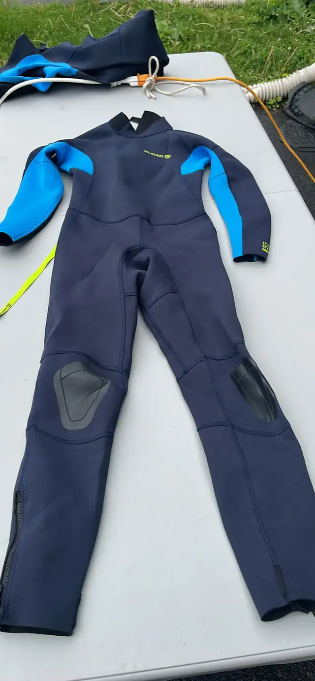 children’s wetsuits sizes 12 and 14 in Water Sports in Ottawa - Image 6