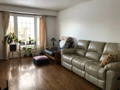 Hi, I have one medium sized room available for rent in Bayview Village area for April 1, 2026. Pleas...