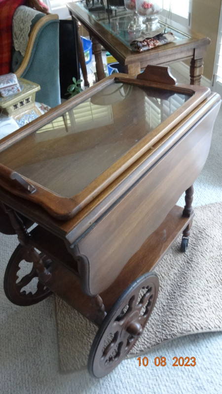 Tea wagon or cart ,original tray, wheels, two side extensions in Kitchen & Dining Wares in Kelowna