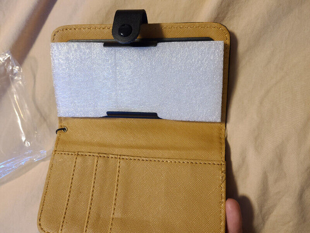 Custom Phone case wallet in Other in Edmonton - Image 3