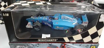 Diecast Benetton Renault Showcar F1 J. Button Minichamps 1/18 #180 010098 Autos de collection miniat...