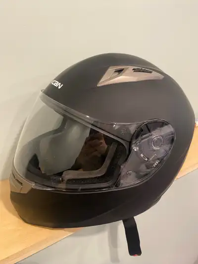 Flat black great condition worn a couple times and bought a new one