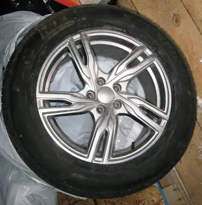 245/60R18 Pirelli Scorpion Winter Tires on 18" Alloy Wheels with tire pressure sensors, 5 lug 4.5 in...