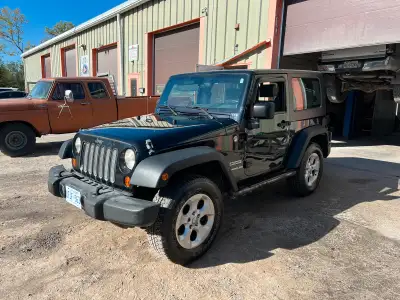 Hi there, I’m selling my 3.8L v6 2010 jeep wrangler sport. Was safetied 2 months ago. 6 speed manual...