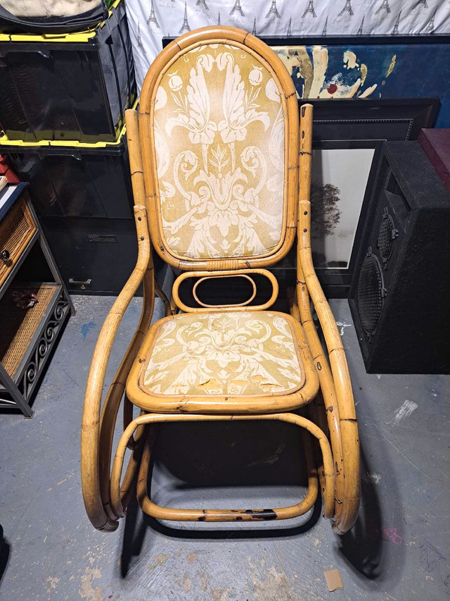 Antique Italian Bentwood Rocking Chair in Chairs & Recliners in Kitchener / Waterloo - Image 2