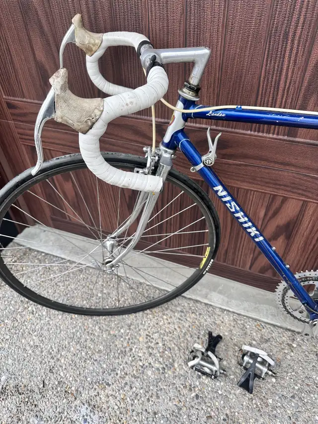 Nishiki Landau Road Bike in Road in Calgary - Image 4
