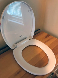 2 almost new SOFT close toilet seats