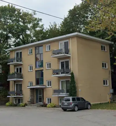 Located near the city Centre of Stratford, walkable distance to University campus, Stratford festiva...