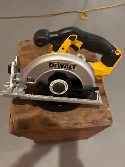 This New DEWALT 20V MAX circular saw is ready to tackle your toughest cutting projects with precisio...